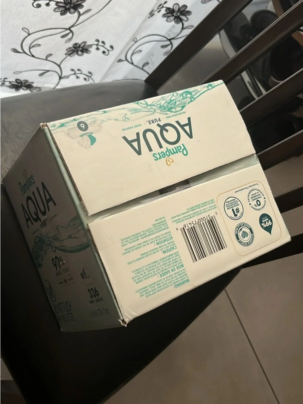 Pampers AQUA Pure Fragrance-Free Baby Wipes - White with Teal Accent